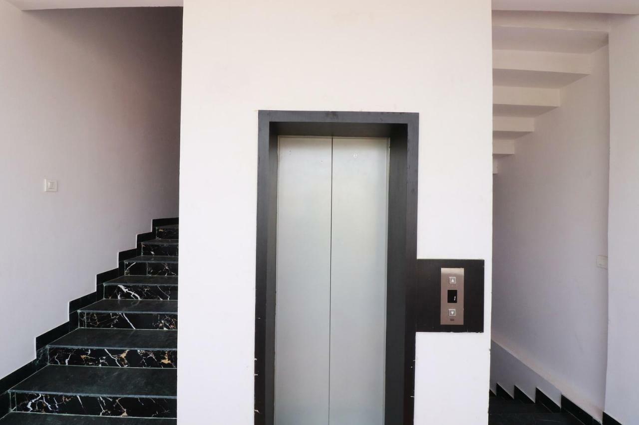Oyo 39774 Hotel Kanishka Residency Jabalpur Luaran gambar