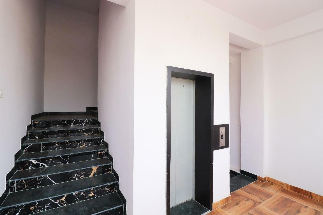 Oyo 39774 Hotel Kanishka Residency Jabalpur Luaran gambar